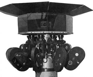 Установка из 16-мм кинокамер «ArriFlex» для съемки кругорамного фильма по 9-камерной системе «Циркарама»