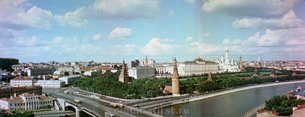 Кадр из панорамного фильма «На Красной площади» (1960)