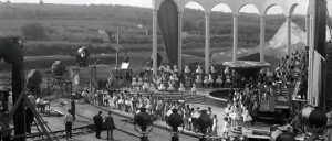 Съемка финальной сцены фильма "Веселые ребята" в декорации на натурной площадке "Мосфильма" (1933)