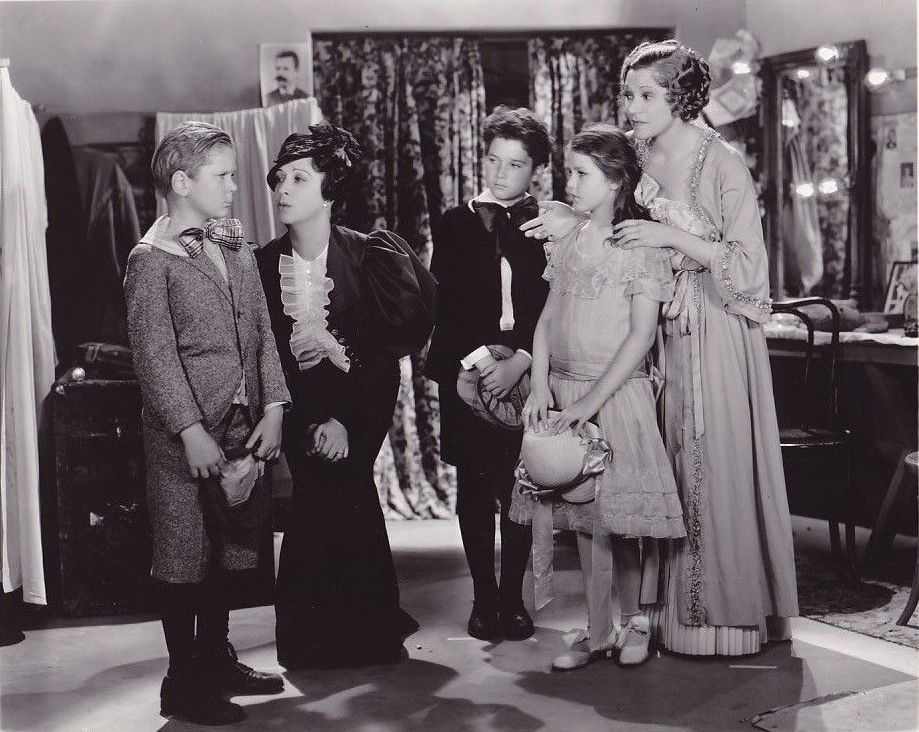 Кадр из кинофильма "Broadway to Hollywood" (1933)